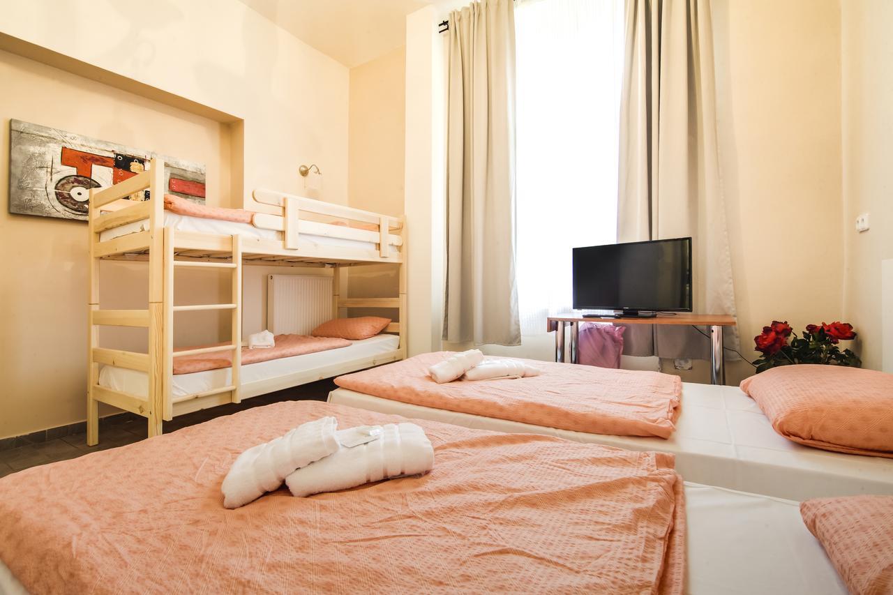Aparthotel Zarra Praha Bagian luar foto